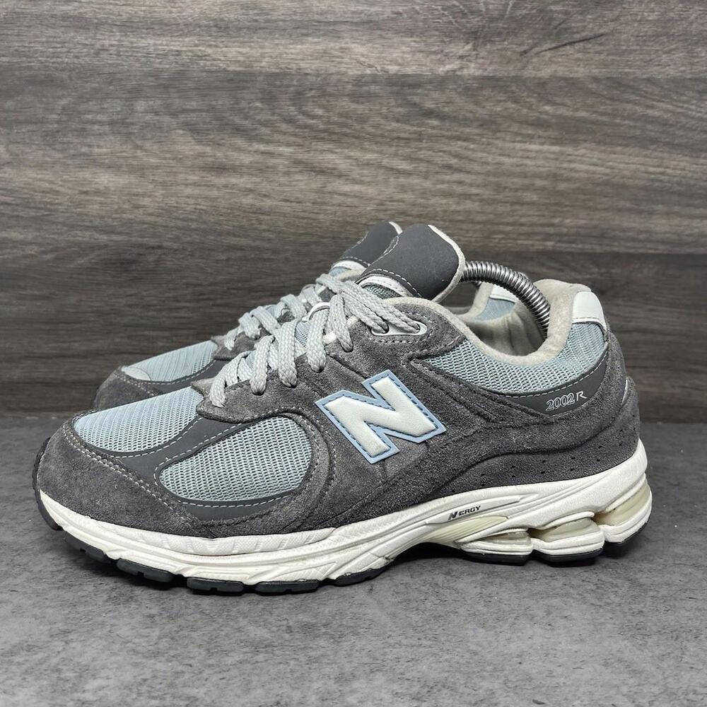New Balance 2002R Shoes Mens Size 8.5 Grey Blue Sneakers - Picture 1 of 11
